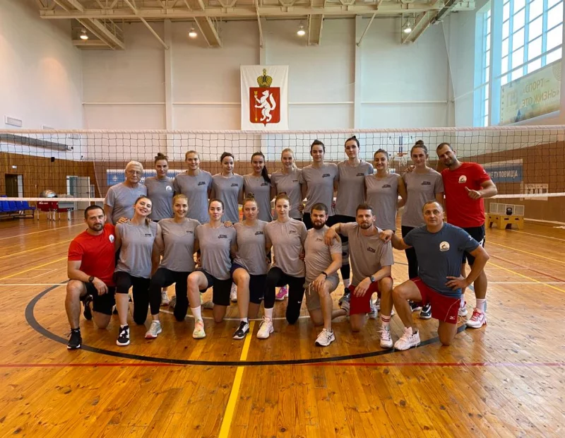 Волейбол: «Уралочка» готовится к новому игровому сезону
