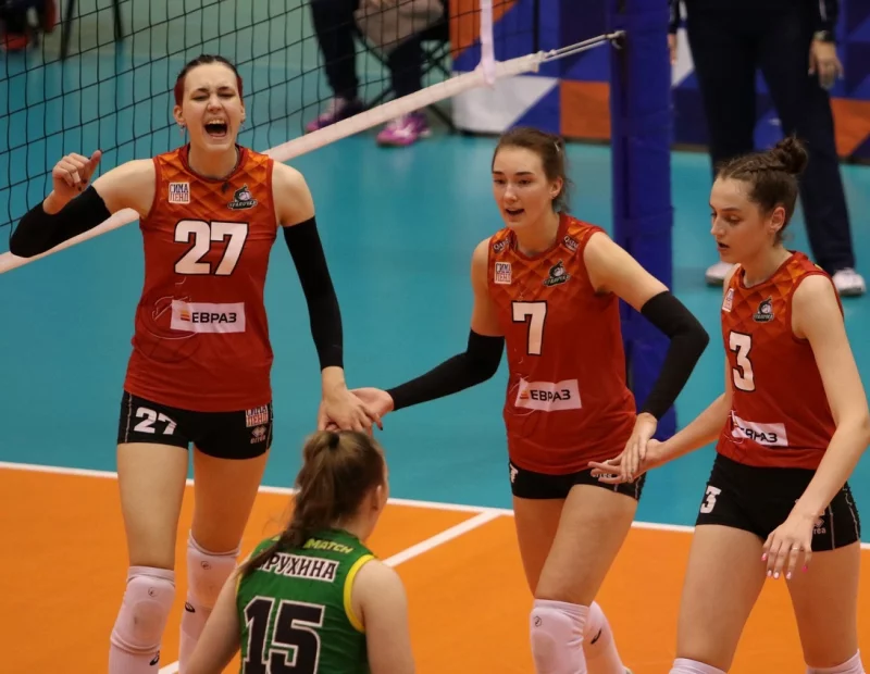 «Уралочка-2-УрГЭУ» увезла из Череповца три победы