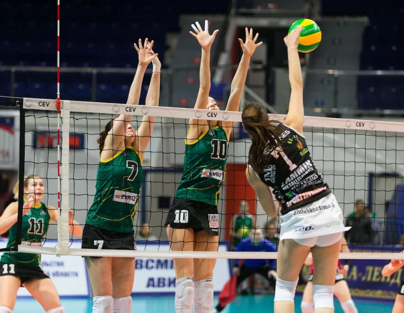 «Уралочка» завершила выступление в Лиге чемпионов неожиданно трудной победой 