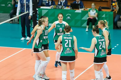 «Уралочка-НТМК» одержала волнительную победу на старте чемпионата